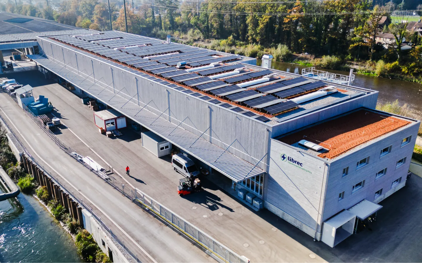 High-tech factory for e-car batteries opened in Biberist-Switzerland becomes recycling pioneer
