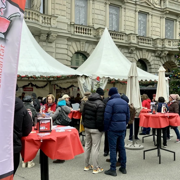 Suppentagstandort in Zürich vor der Credit Suisse