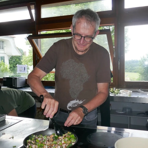 Kochen mit Geflüchteten - ein Projekt des SRK im Kanton Bern