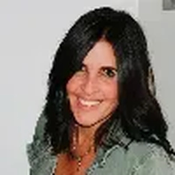 Nadine Saxer