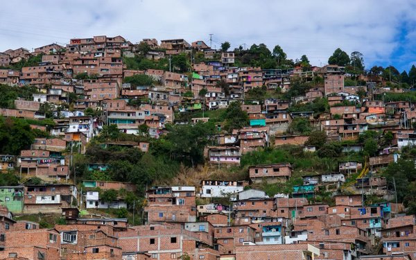 Volver a la Gente: Zurück zu den Menschen